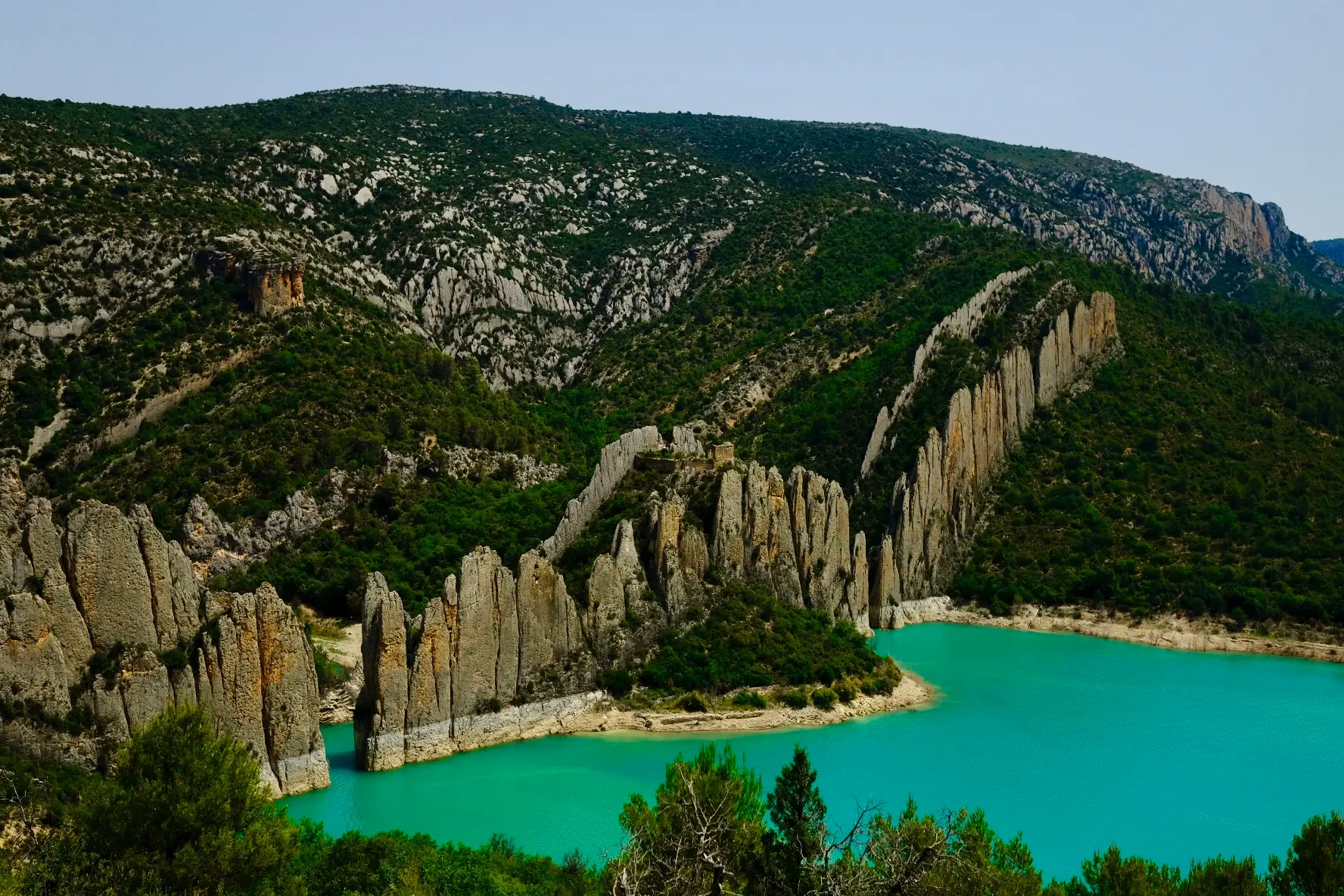 Espagne chateau finestras muraille de pierre