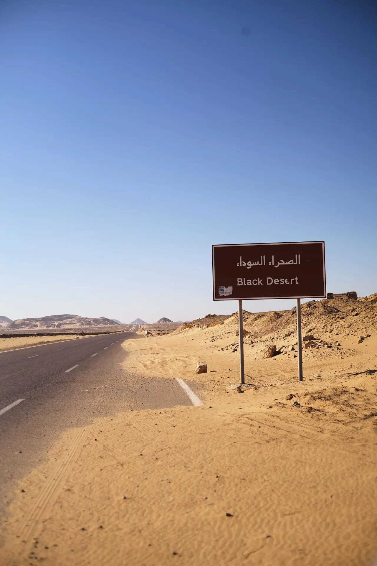 pancarte black désert égypte route