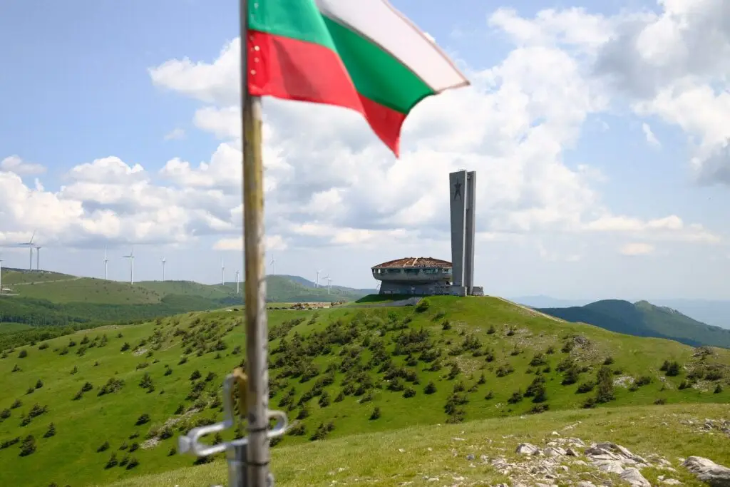 Bulgarie avis et itinéraire Visiter Bouzloudja en 2025 l'OVNI soviétique