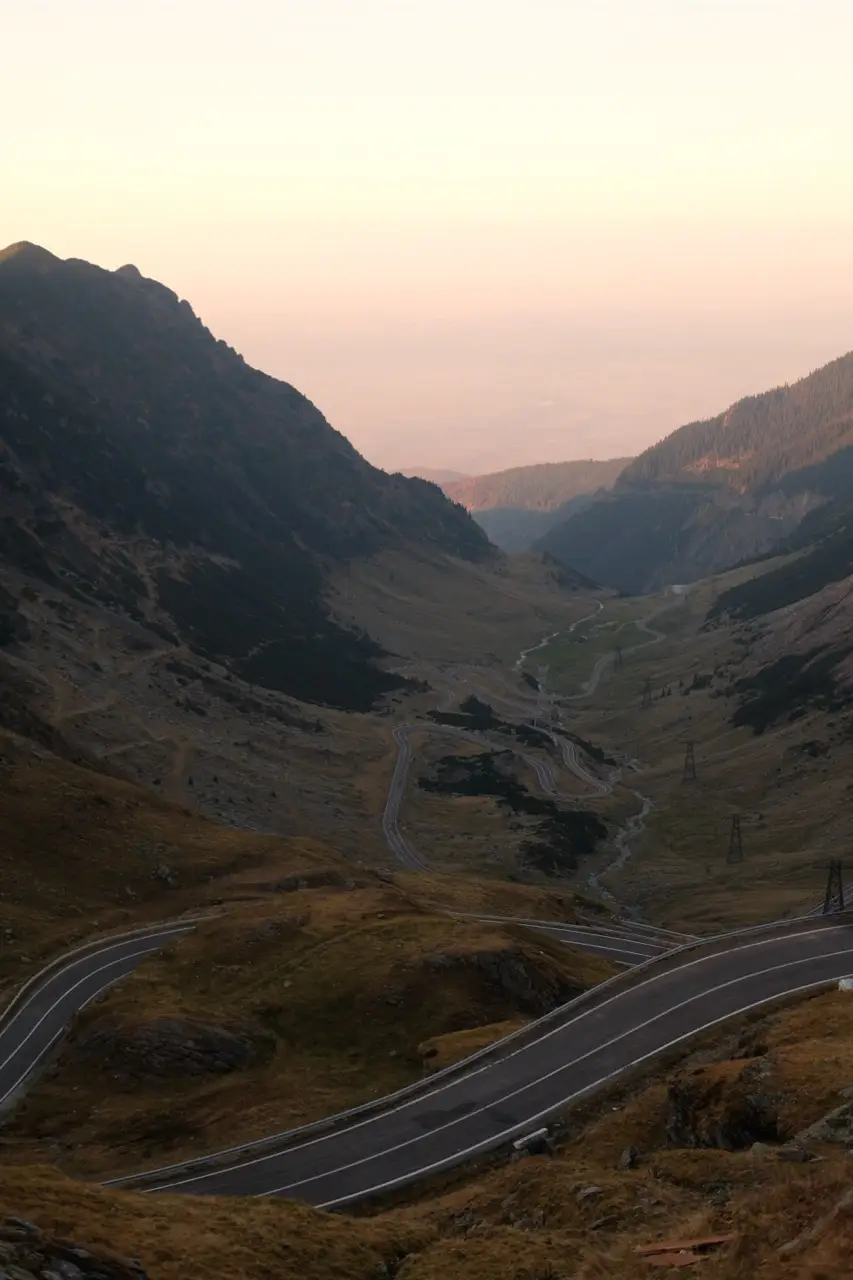 Transfăgărășan plus belle route du monde et roadtrip mythique