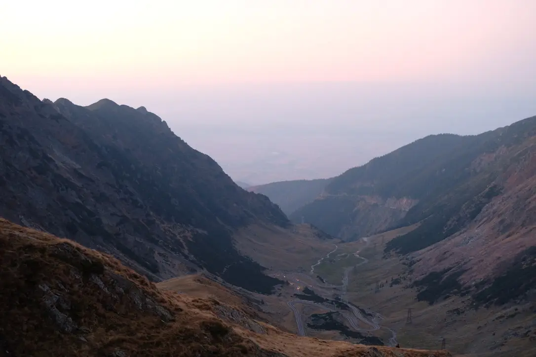 La Roumanie avis et itinéraire Transfagarasan, plus belle route du monde et roadtrip mythique