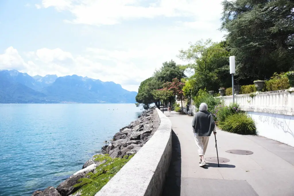 suisse : l'avis de ma grand mère Montreux et les milliardaires du lac léman