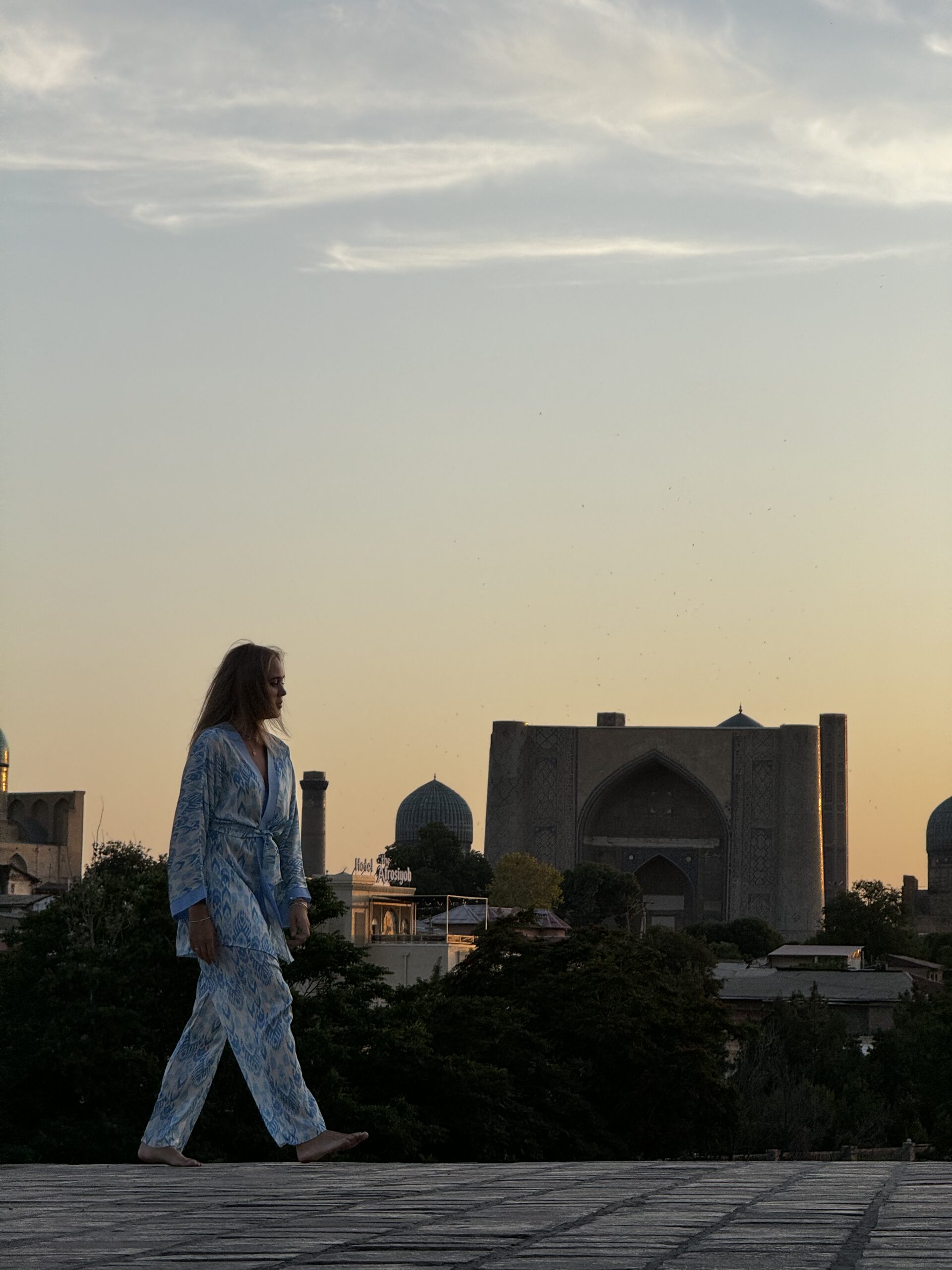 shah-i-zinda coucher de soleil femme