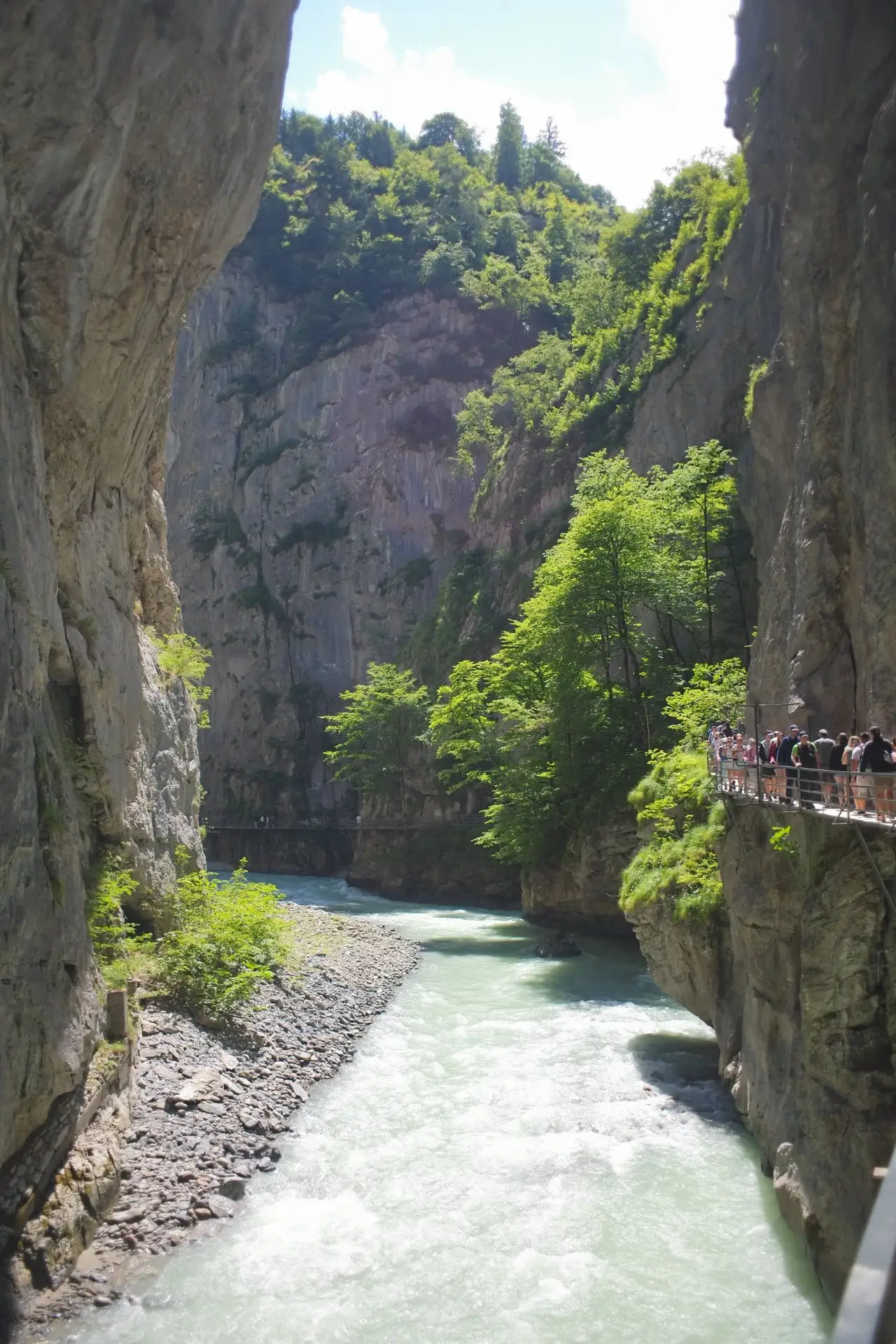 Peut-on visiter les gorges de l'Aar avec une personne âgée ?​