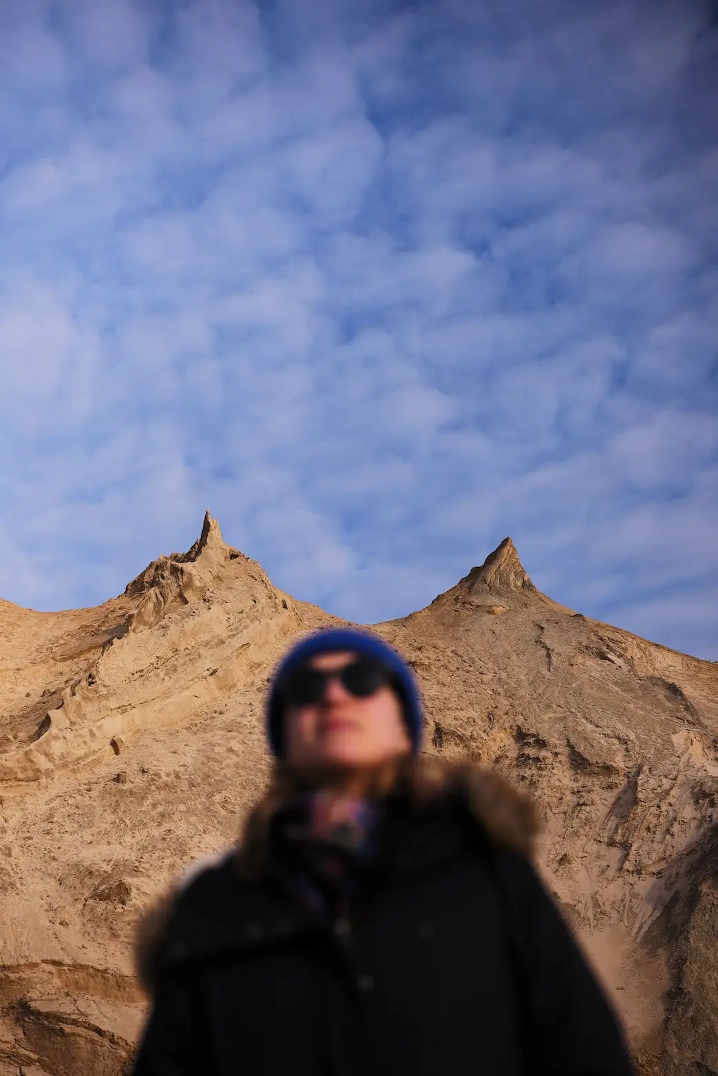pauline avec une dune du danemark en forme de couronne