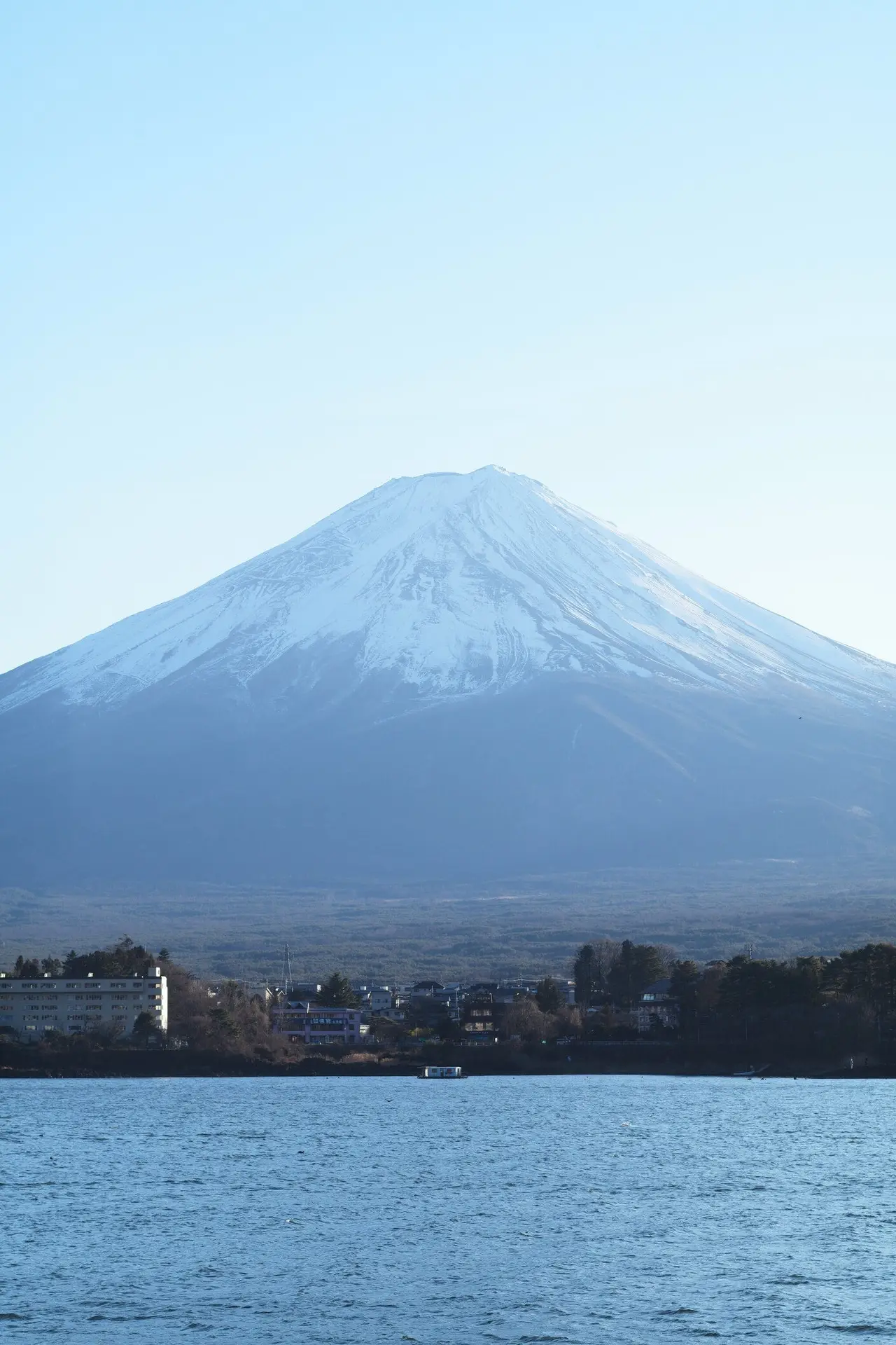 mont Fuji dégagé sous un ciel bleu en janvier au Japon