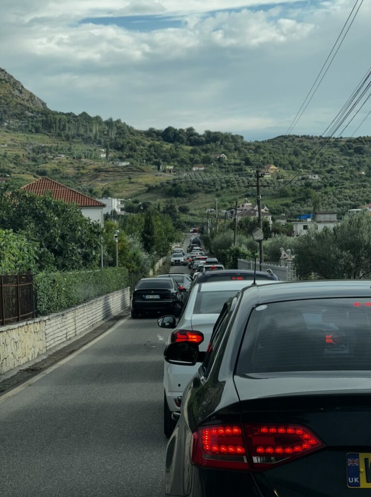 route difficile en albanie bouchons