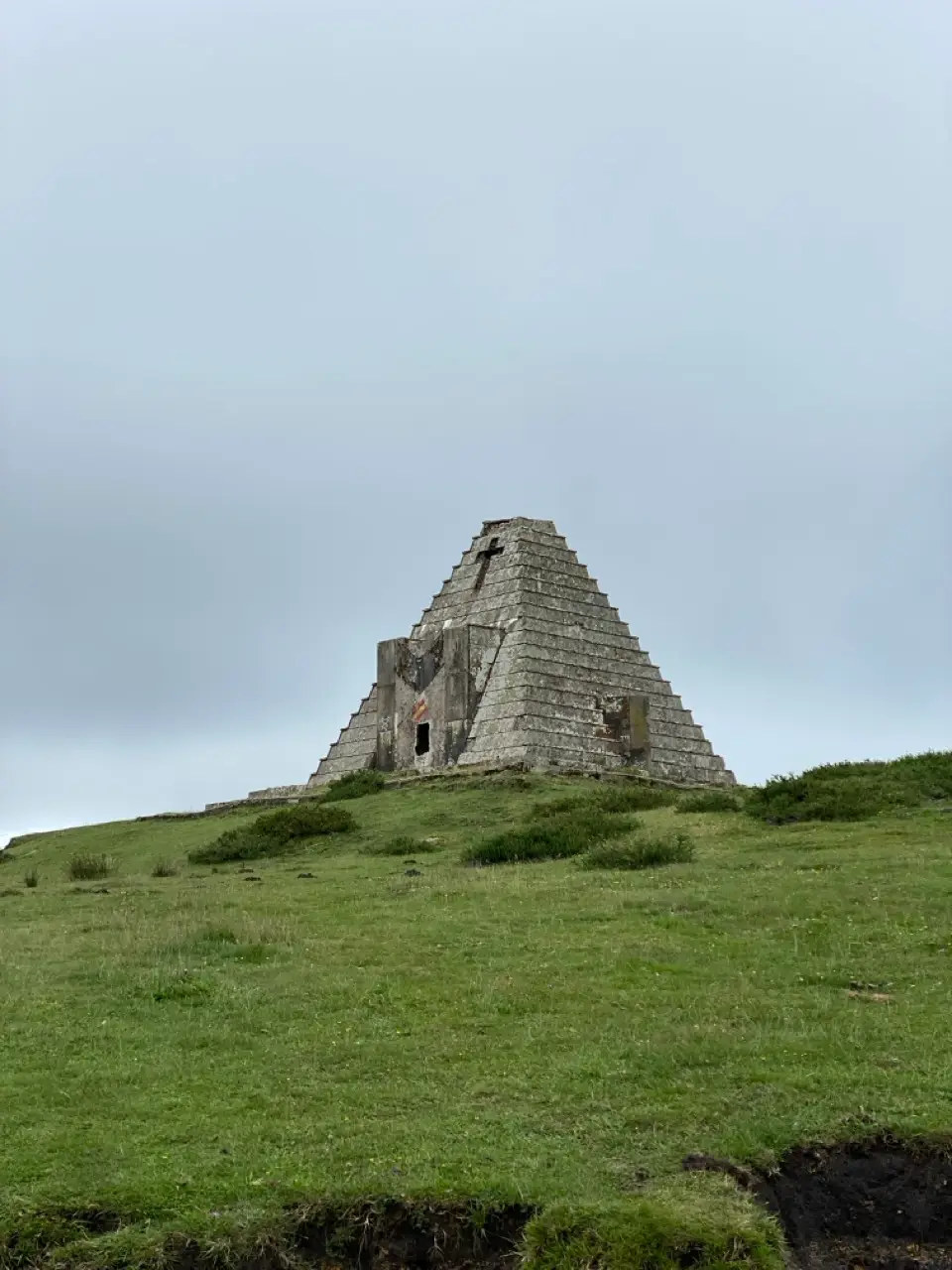 pyramide de los italianos espagne