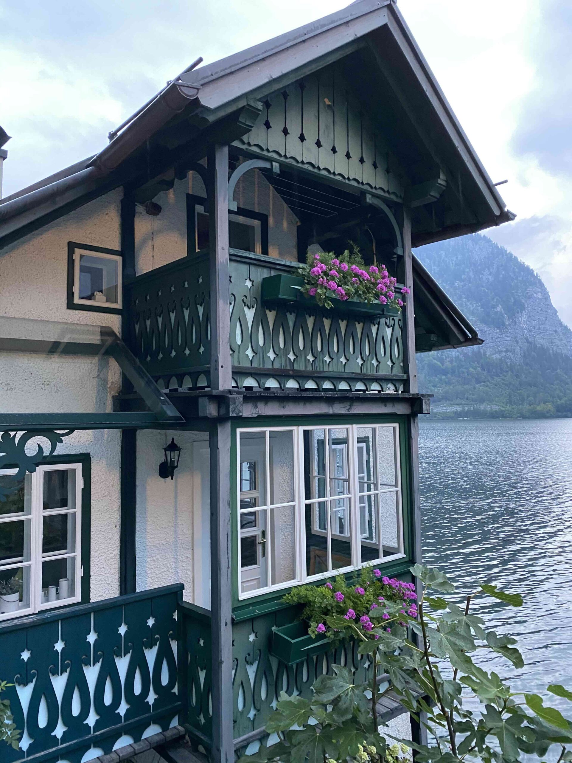 hallstatt maison sur l'eau autriche
