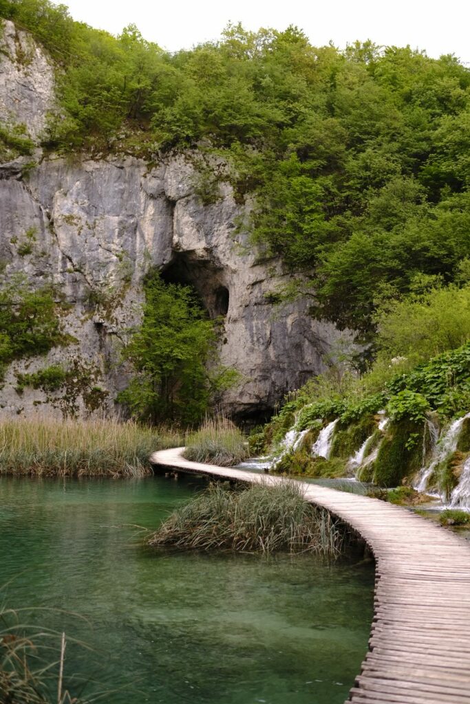 Plitvice en croatie, parc national vert et cascades