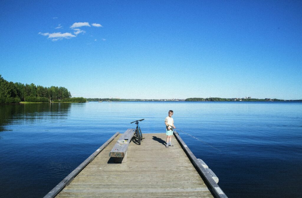 lulea suede enfant pêche ponton