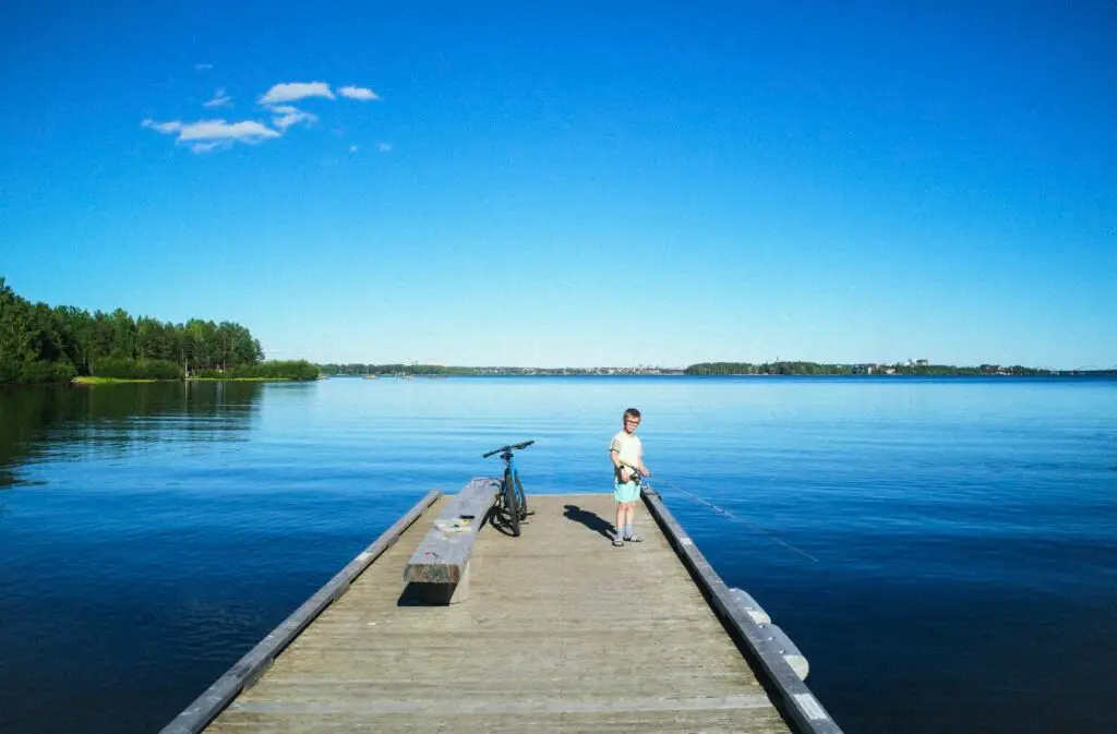 lulea suede enfant pêche ponton
