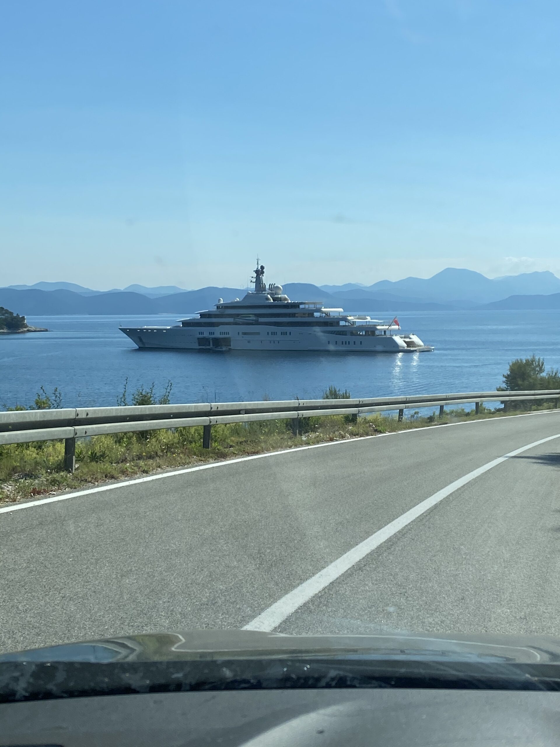 yatch immense mljet