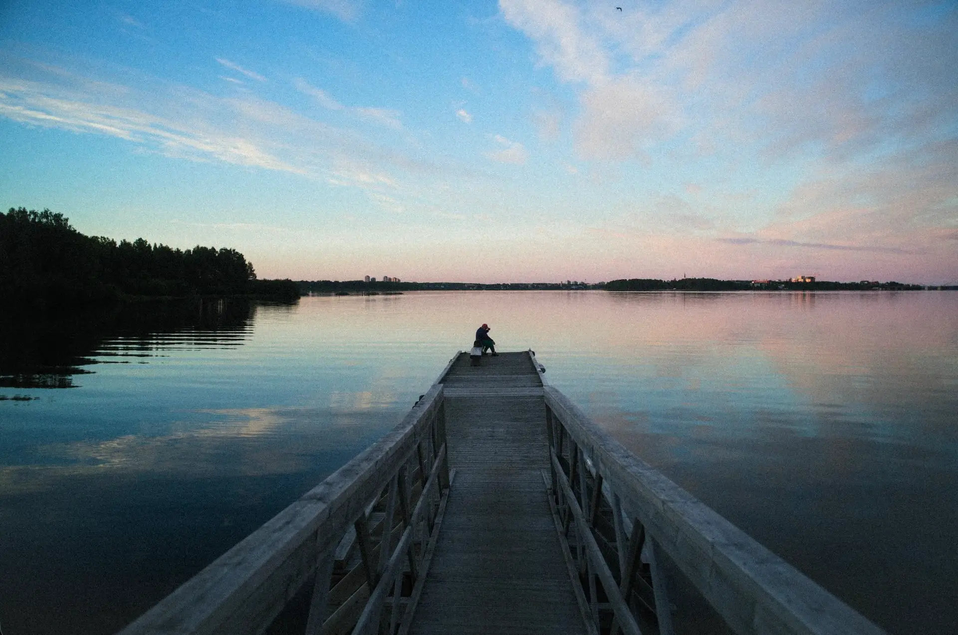 Lulea ville balnéaire aéroport laponie pêcheur soleil de minuit