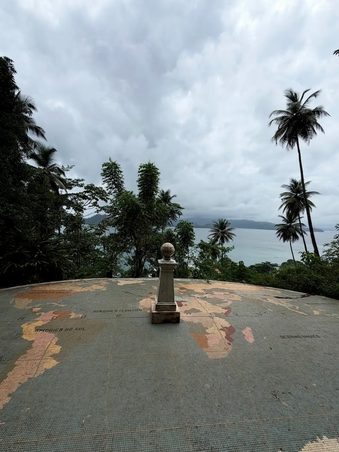 ligne equateur ilheu das rolas sao tome