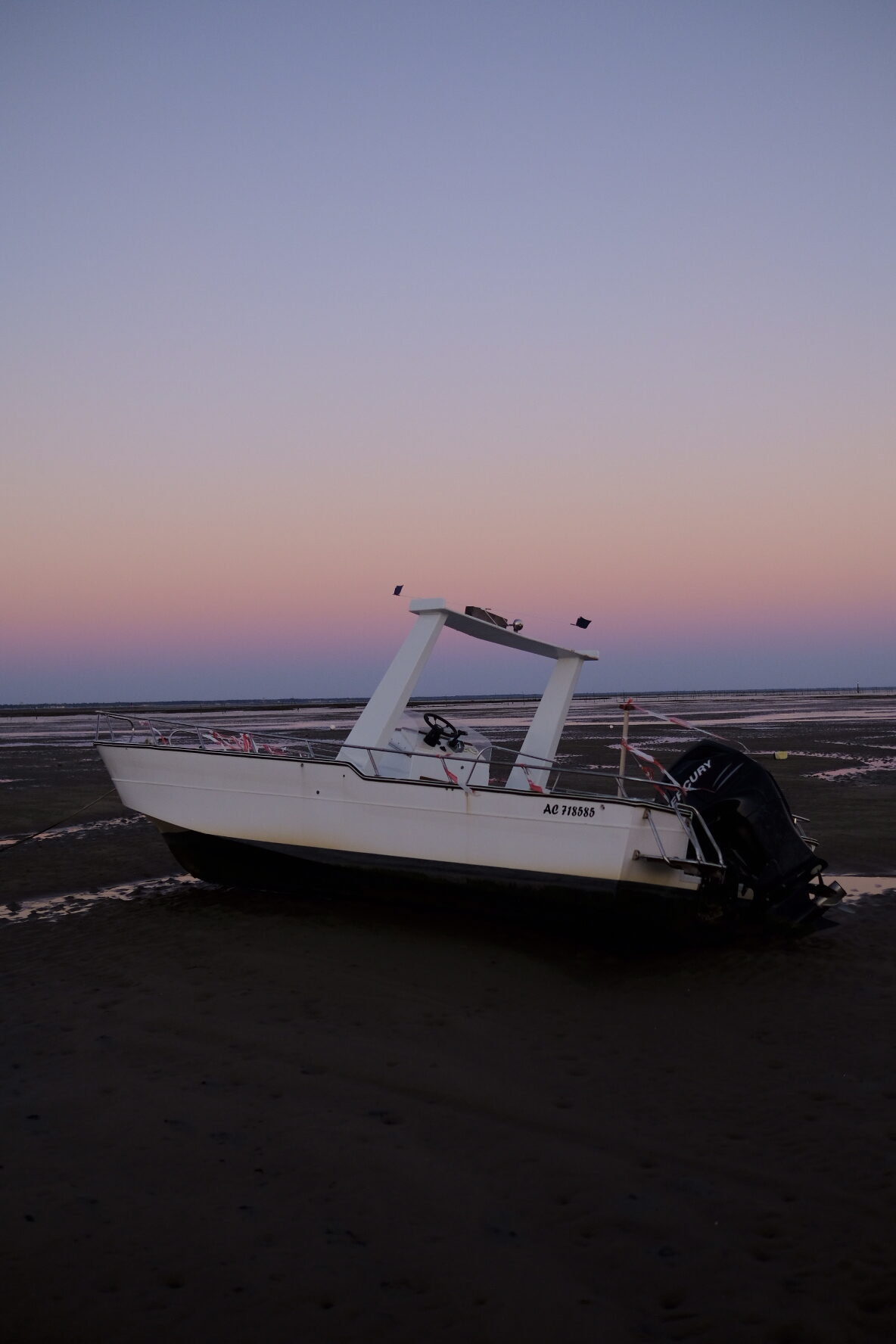 la plage des Jacquets à marée basse, côté bassin d'Arcachon